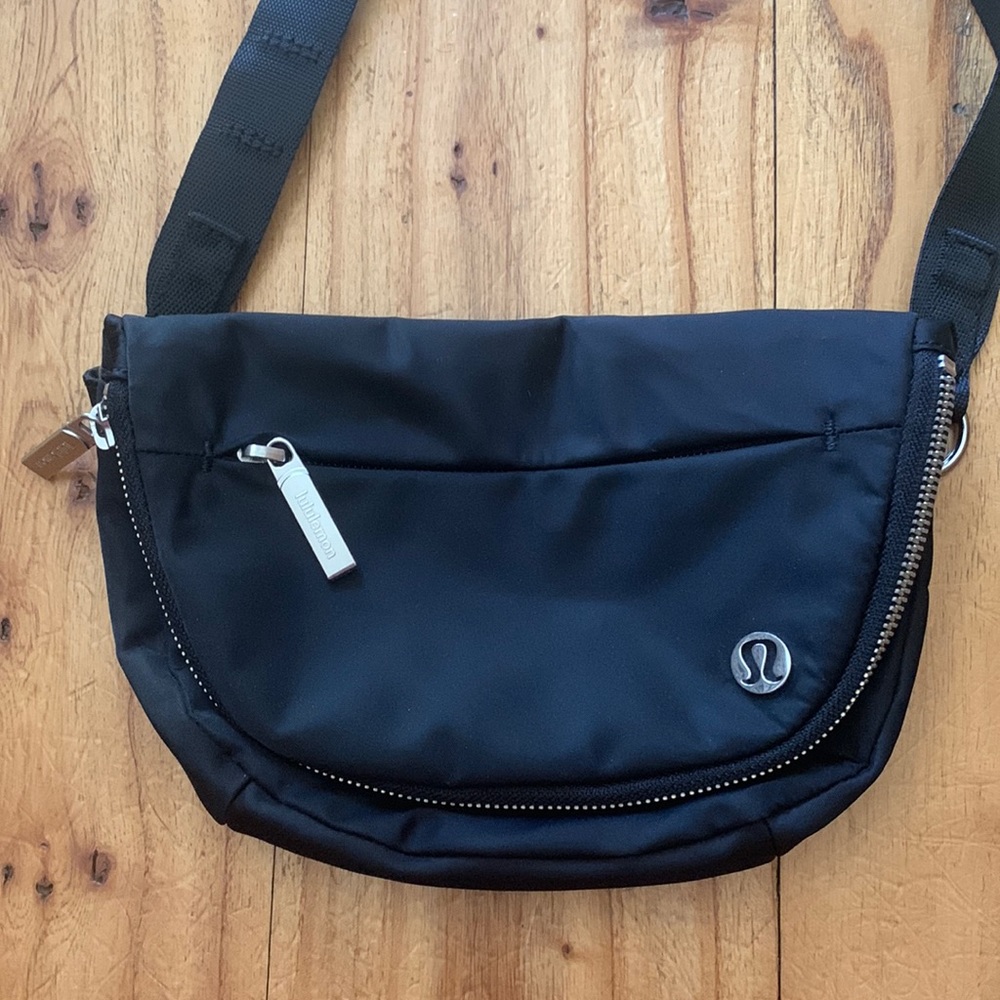 BNWOT - Lululemon All Night Micro Festival Bag *Zip Top